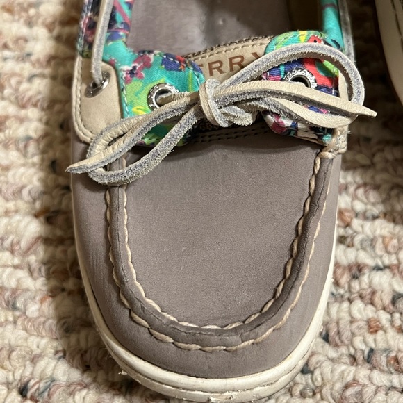Gently worn Grey Sperry Angelfish Boat Shoes - Picture 2 of 11